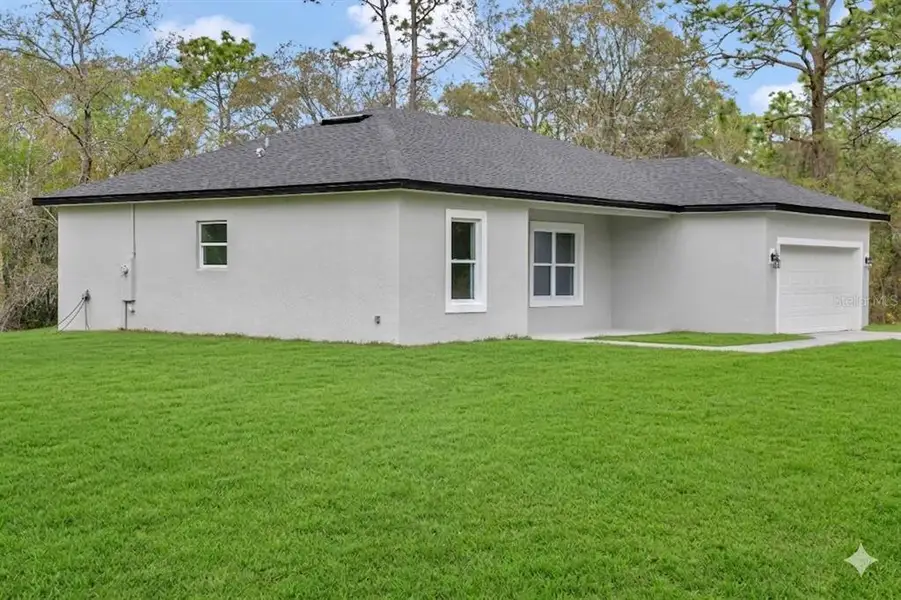 Exterior details and patio area of a home in , Citrus Springs (Image 1). Exterior details and patio area of a home in , Citrus Springs (Image 1).