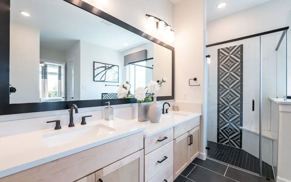 Representative furnished interior of a home built from the Eureka by CastleRock Communities in Lakesong, Grand Prairie (Image 16).