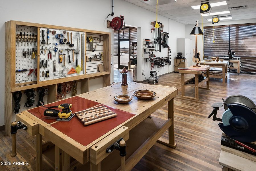 19-004-01 Woodworking 19-004-01 Woodworking