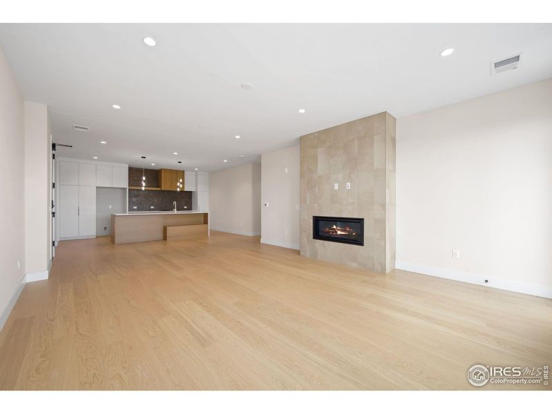 Spacious, unfurnished interior of a new home in , Loveland (Image 19).