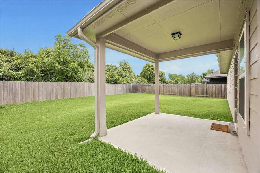 Great backyard ready for entertaining and gatherings. Great backyard ready for entertaining and gatherings.