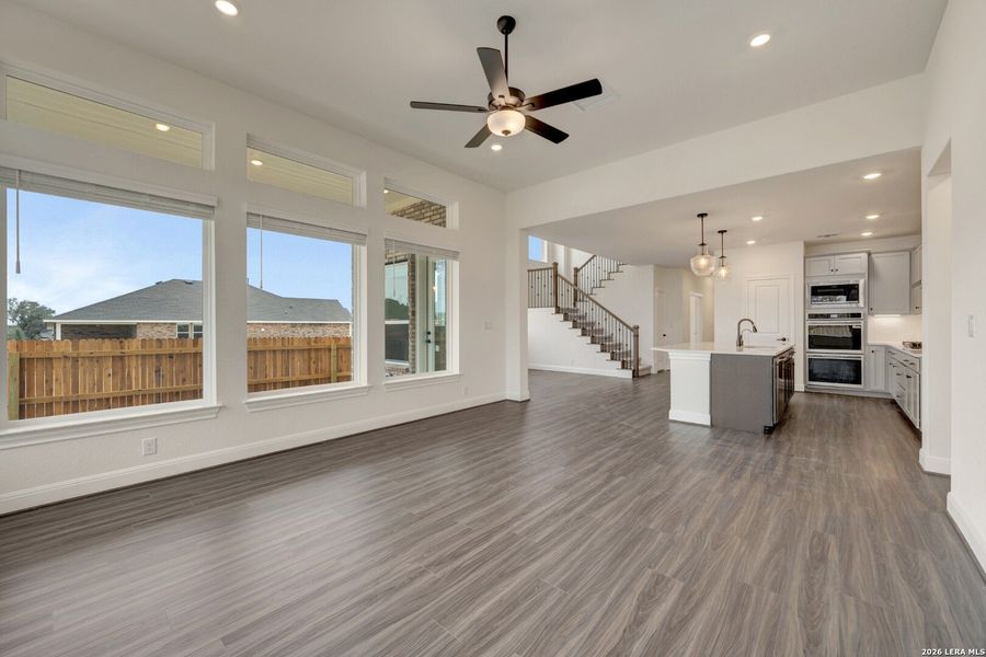 Spacious, unfurnished interior of a new home in Davis Ranch 50', San Antonio (Image 17).