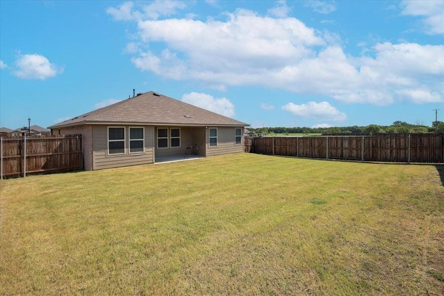 Image 18 of a home in Riverfield. Image 18 of a home in Riverfield.