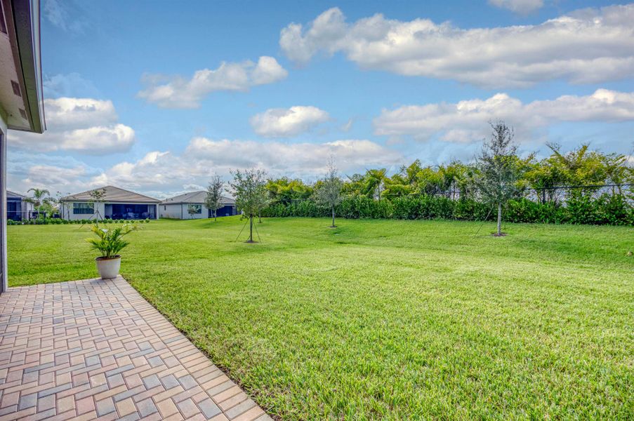 Exterior details and patio area of a home in , Port St. Lucie (Image 4).