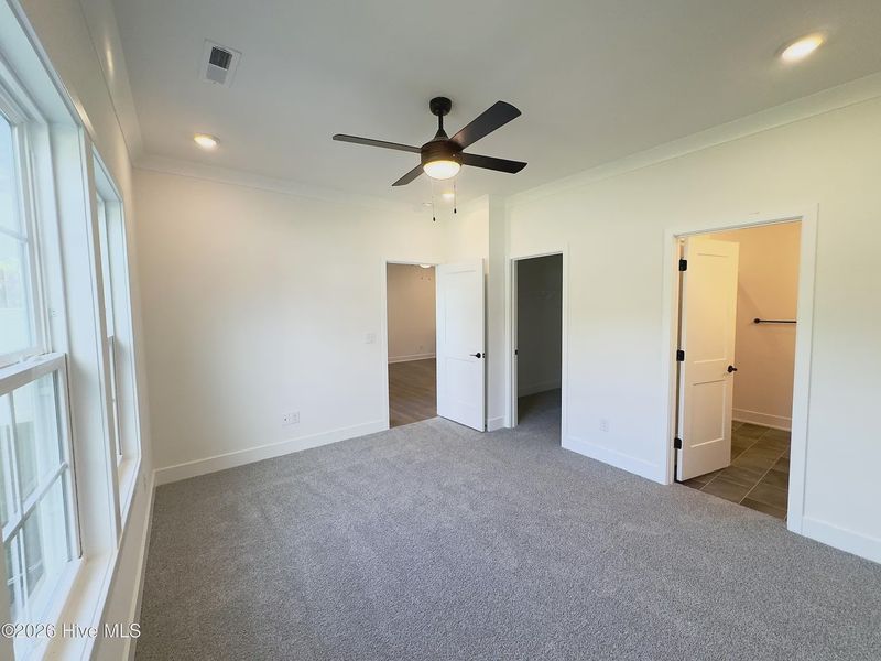 Spacious, unfurnished interior of a new home in Autumn Trail, Bolivia (Image 21).