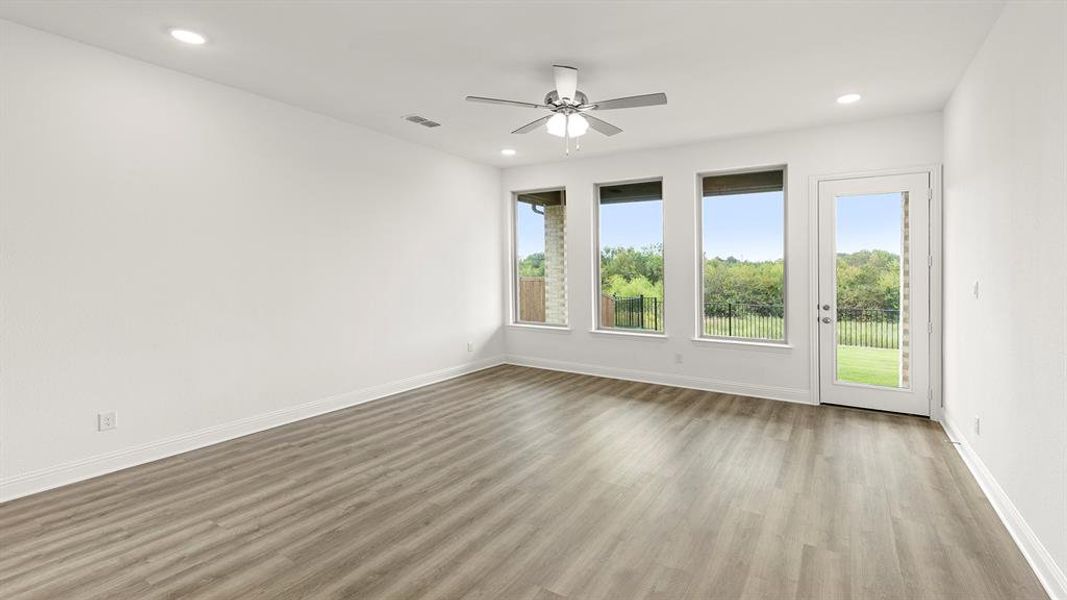 11. 1654 Gracehill - Family (3) 11. 1654 Gracehill - Family (3)