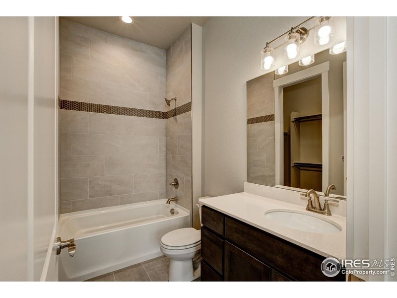 Furnished interior view inside a new home in Vernazza, Windsor (Image 12).