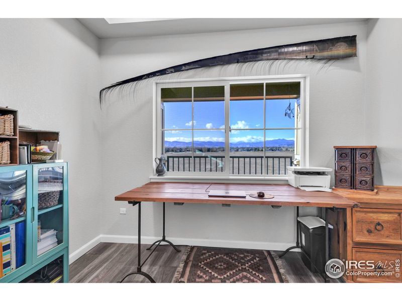 Home Office with Mountain Views Home Office with Mountain Views