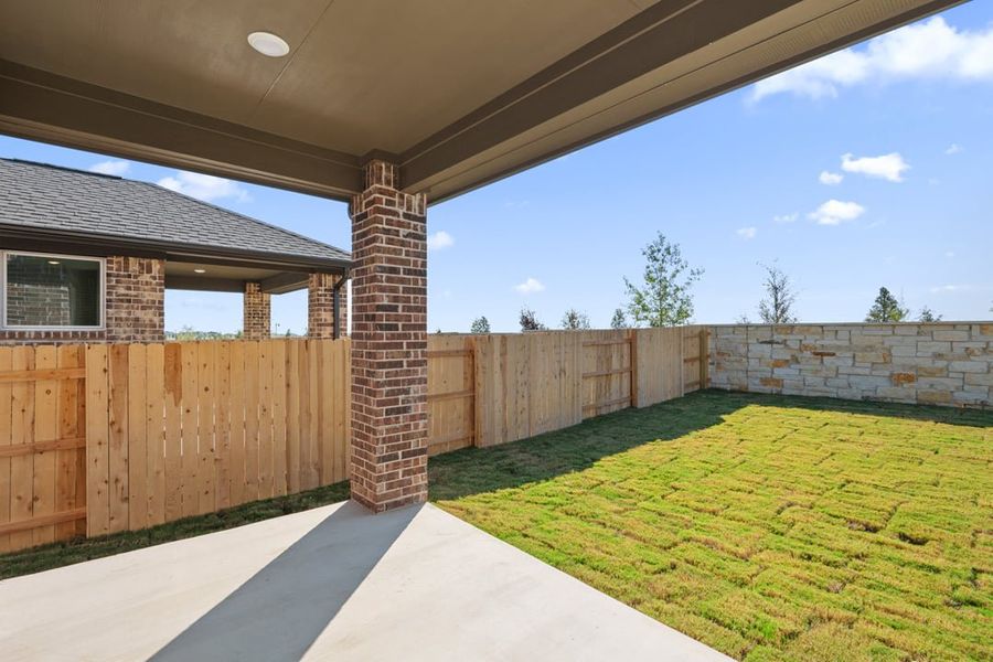 Exterior details and patio area of a home in Flora, Hutto (Image 3).