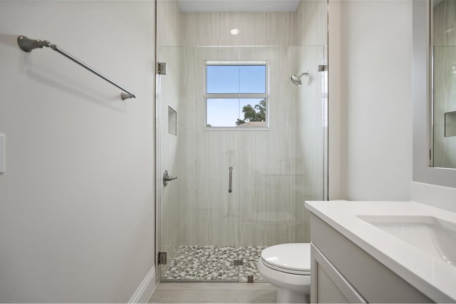 4232 Montagu Ave_Amaryllis_Lot 15_8