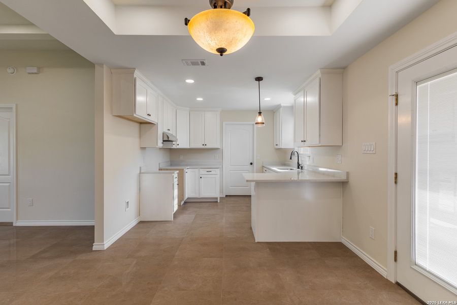 Furnished interior view inside a new home in , Eagle Pass (Image 5).