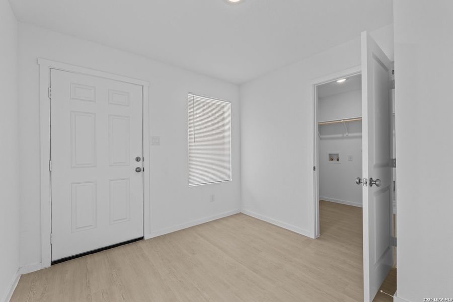 Spacious, unfurnished interior of a new home in Higdon Crossing, San Antonio (Image 26). Spacious, unfurnished interior of a new home in Higdon Crossing, San Antonio (Image 26).