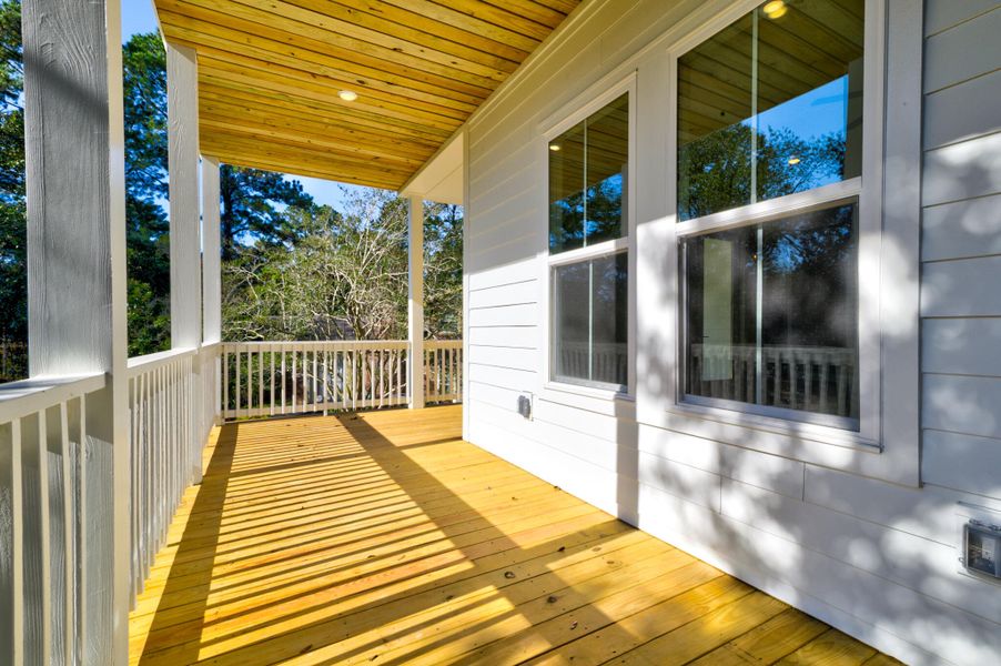 Exterior details and patio area of a home in , Charleston (Image 29).