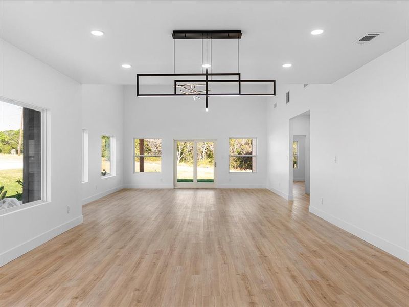 Spacious, unfurnished interior of a new home in , Granbury (Image 13). Spacious, unfurnished interior of a new home in , Granbury (Image 13).