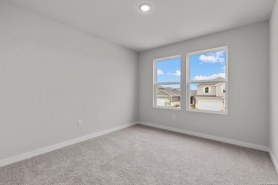 Spacious, unfurnished interior of a new home in Hacienda, San Antonio (Image 12).