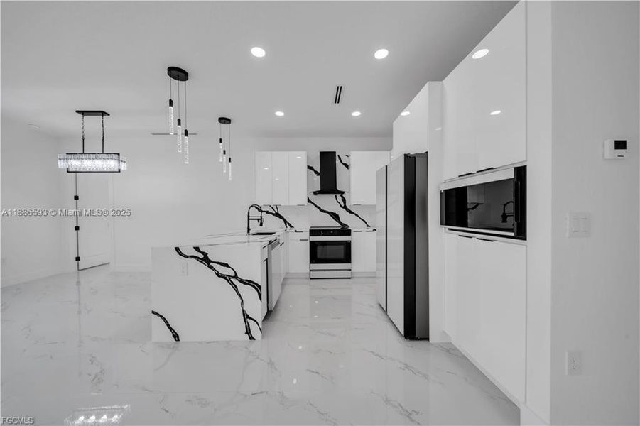 Furnished interior view inside a new home in , Lehigh Acres (Image 7). Furnished interior view inside a new home in , Lehigh Acres (Image 7).