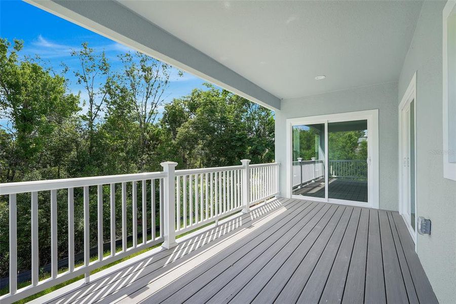 Exterior details and patio area of a home in , Deltona (Image 27).