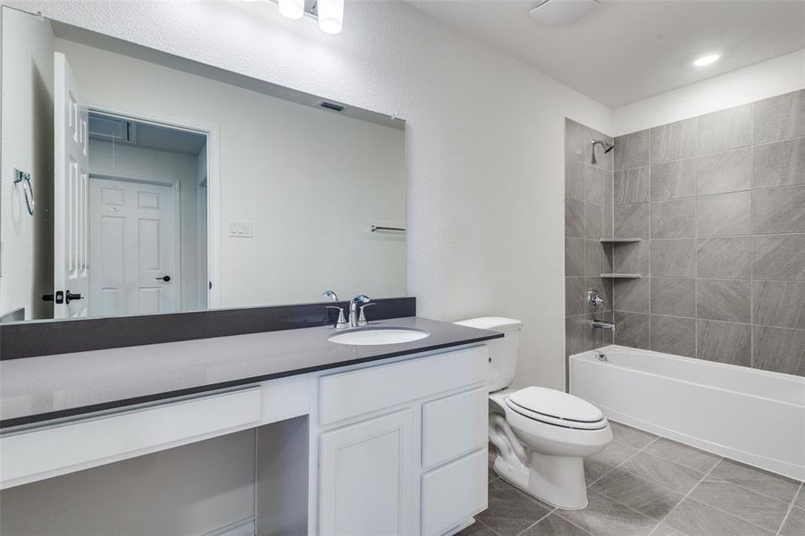 Furnished interior view inside a new home in Eagle Creek, Denton (Image 8).