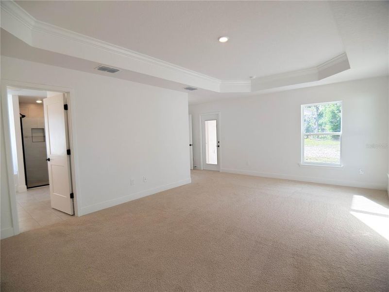 Spacious, unfurnished interior of a new home in , Ocala (Image 12).