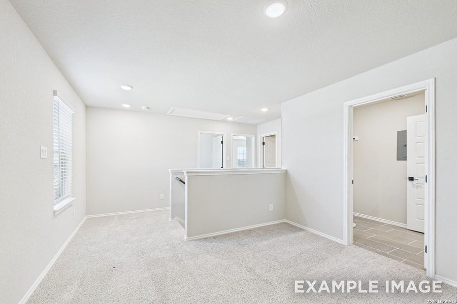 Spacious, unfurnished interior of a new home in Cedar Heights, San Antonio (Image 19).