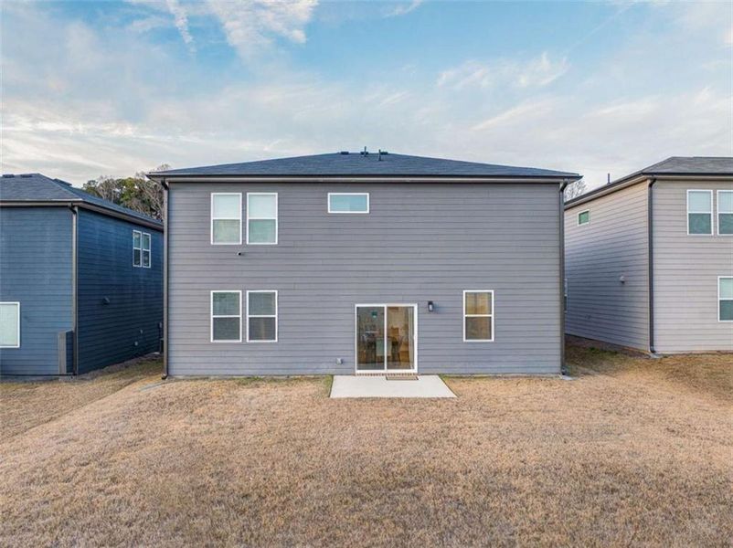 Exterior details and patio area of a home in Kingsley Creek, Lithonia (Image 26).