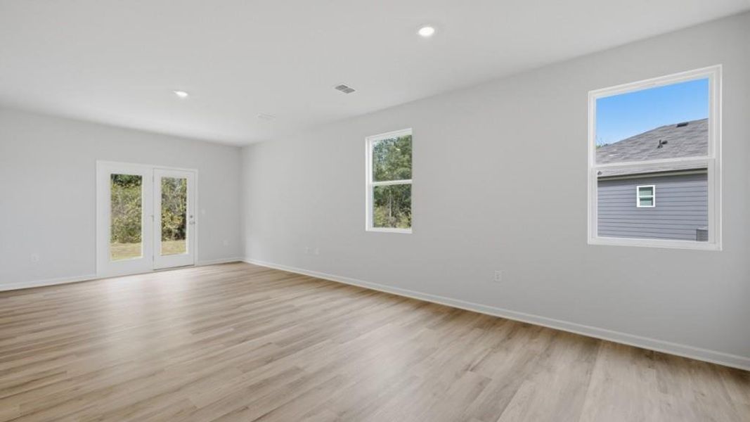 Spacious, unfurnished interior of a new home in Northberry, Rome (Image 16).