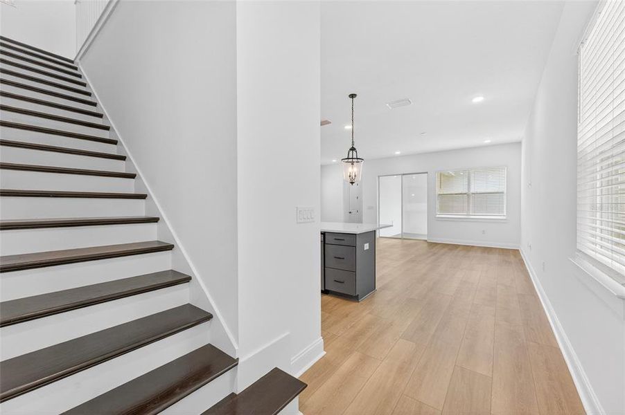 Spacious, unfurnished interior of a new home in , Winter Garden (Image 37).