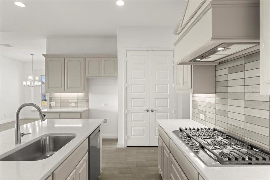 6_13. 1442 Canadian - Kitchen (3)