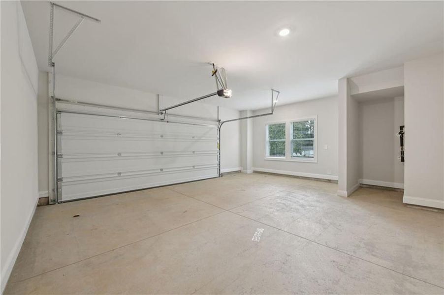 Spacious, unfurnished interior of a new home in Martin Springs - Highland Series, Lawrenceville (Image 34).