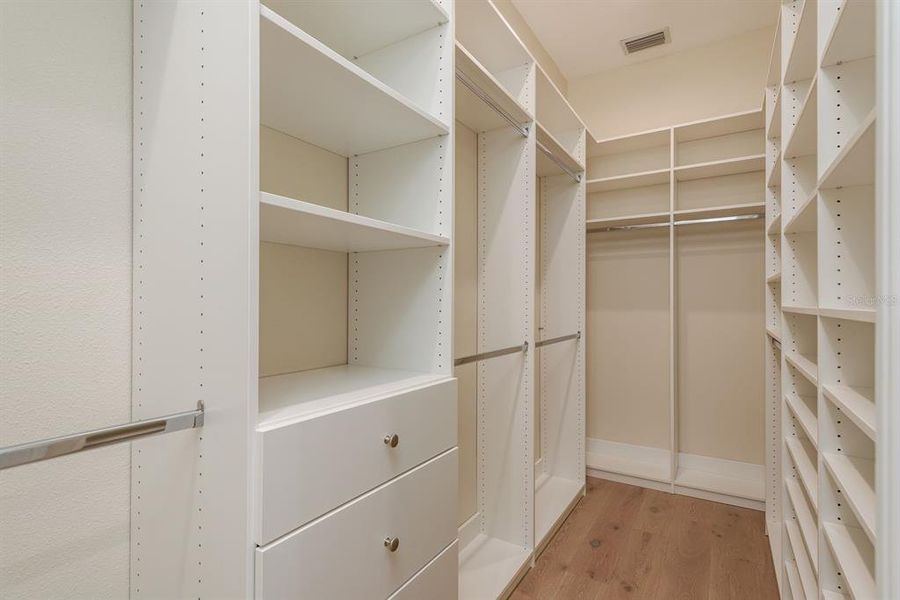 Image 40 of a home in .