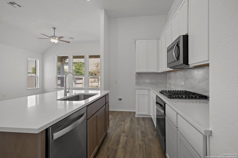 Furnished interior view inside a new home in Stillwater Ranch 45', San Antonio (Image 9).