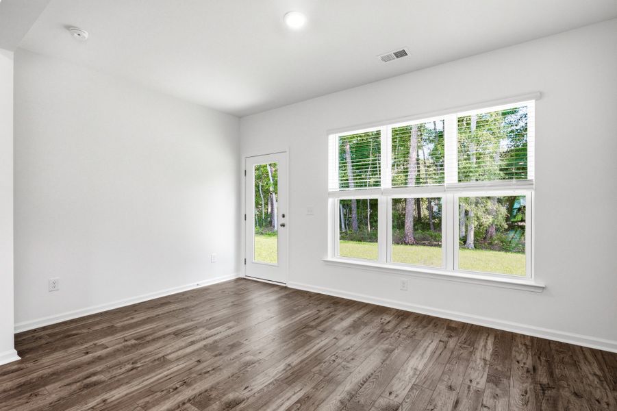 Spacious, unfurnished interior of a new home in Northbrook, Murrells Inlet (Image 38).