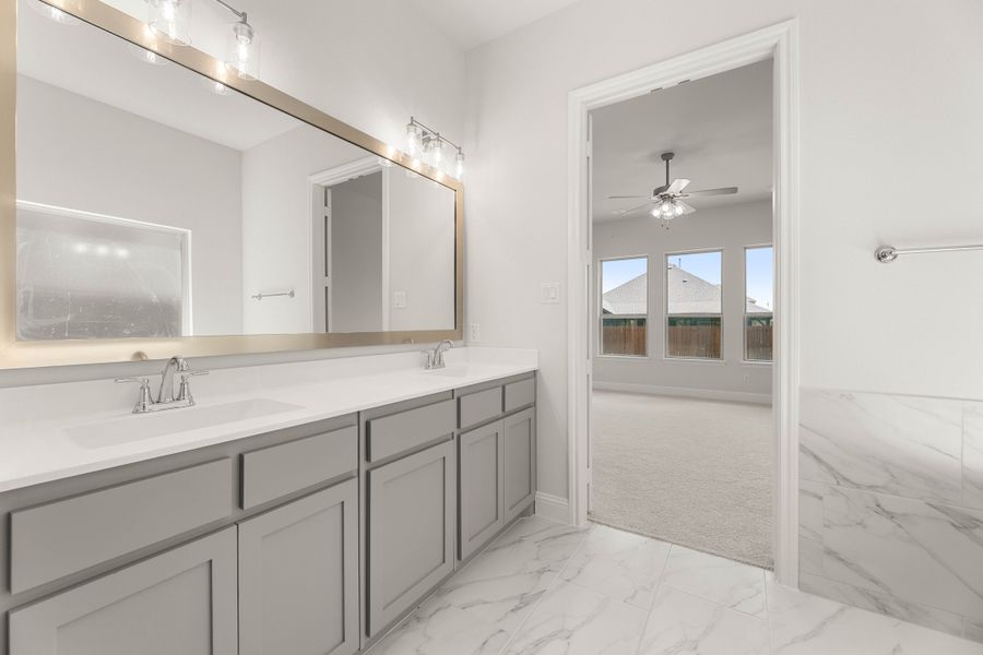 Furnished interior view inside a new home in Timberbrook, Justin (Image 12).