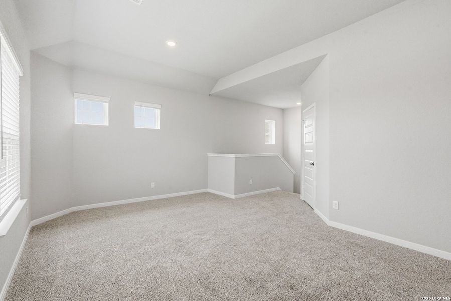 Spacious, unfurnished interior of a new home in Dauer Ranch, New Braunfels (Image 15). Spacious, unfurnished interior of a new home in Dauer Ranch, New Braunfels (Image 15).