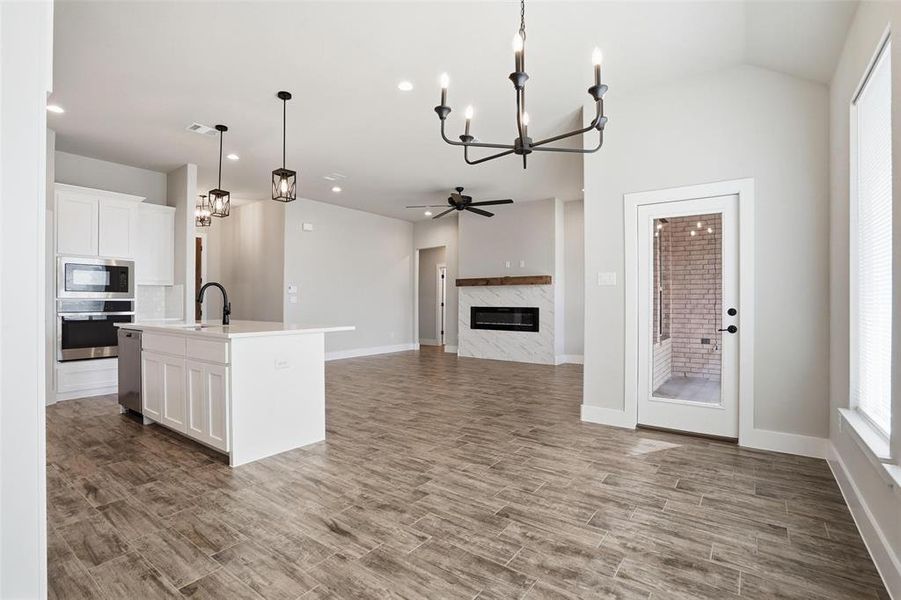 Spacious, unfurnished interior of a new home in Whispering Winds, Springtown (Image 22).