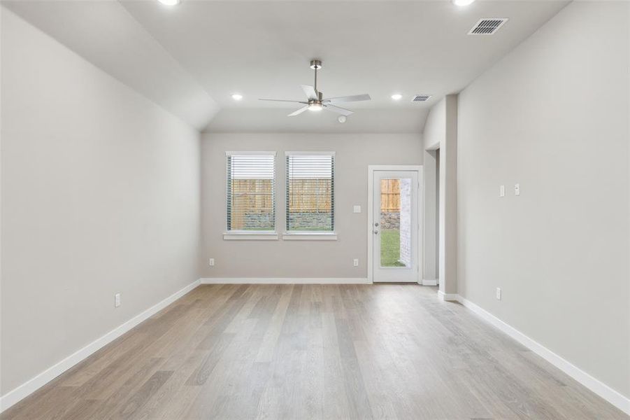 Spacious, unfurnished interior of a new home in Eastridge, McKinney (Image 28). Spacious, unfurnished interior of a new home in Eastridge, McKinney (Image 28).