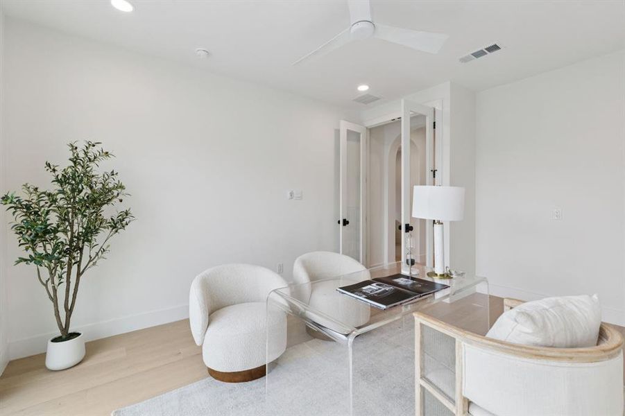 Furnished interior view inside a new home in , Dallas (Image 10). Furnished interior view inside a new home in , Dallas (Image 10).