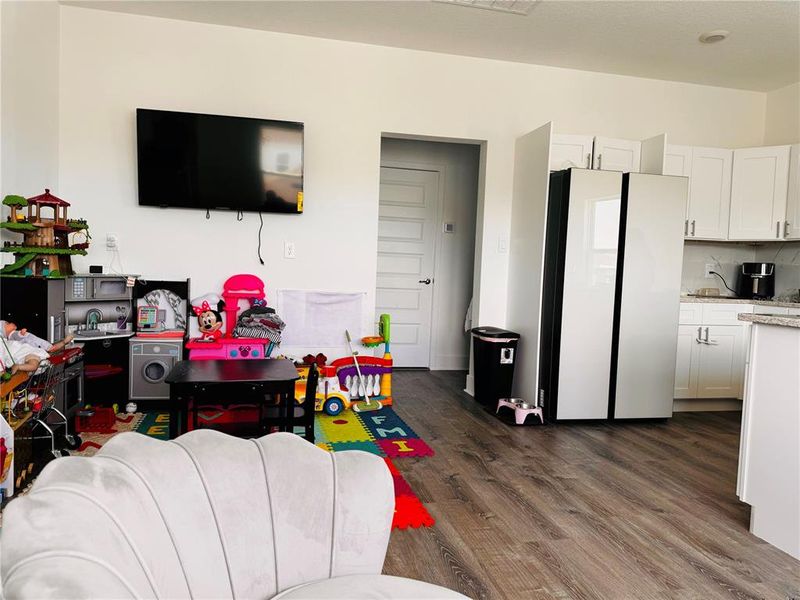 Furnished interior view inside a new home in , Winter Garden (Image 5).