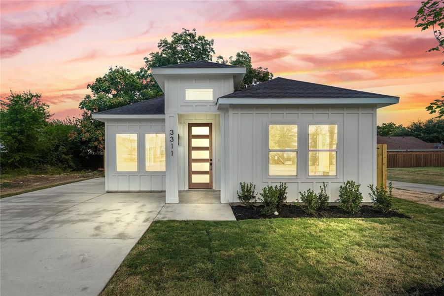 Front exterior of a new home in , Dallas, TX, highlighting curb appeal (Image 13). Front exterior of a new home in , Dallas, TX, highlighting curb appeal (Image 13).