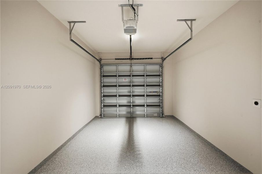 Spacious, unfurnished interior of a new home in , Miami (Image 23).