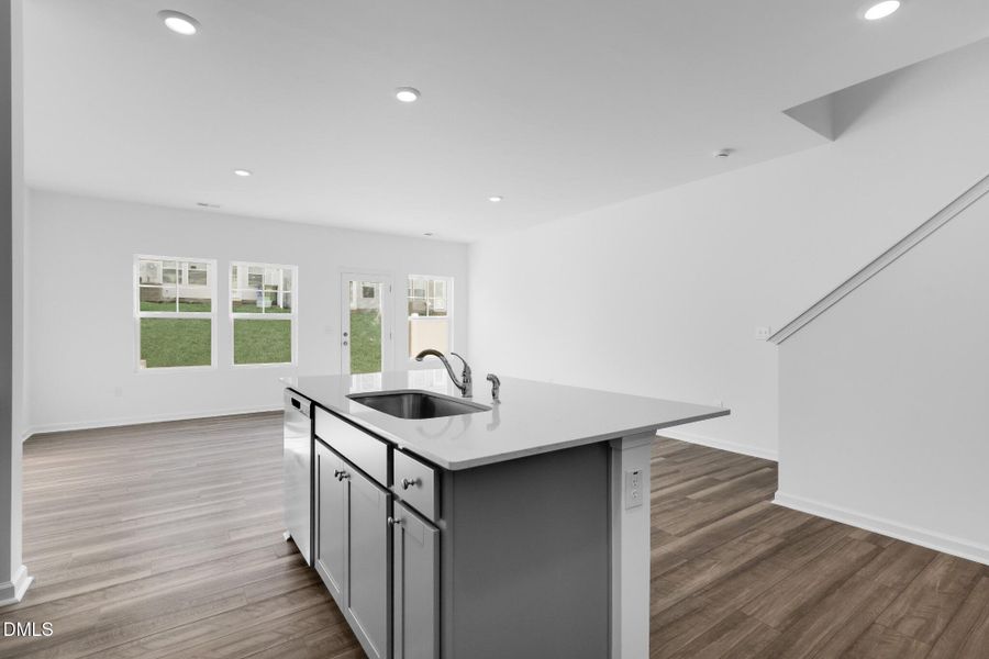 8_Kitchen_Front_View