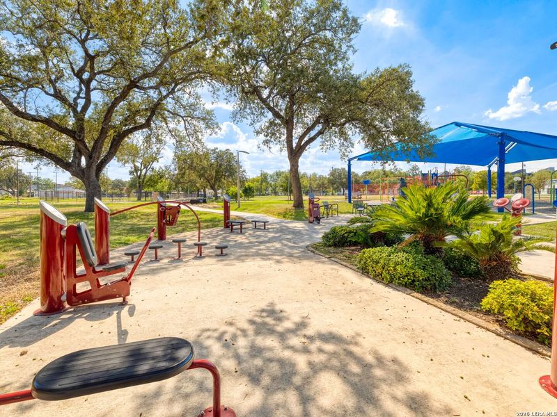 Community amenities in , San Antonio (Image 33).