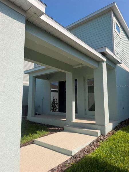 Exterior details and patio area of a home in , Winter Garden (Image 3).