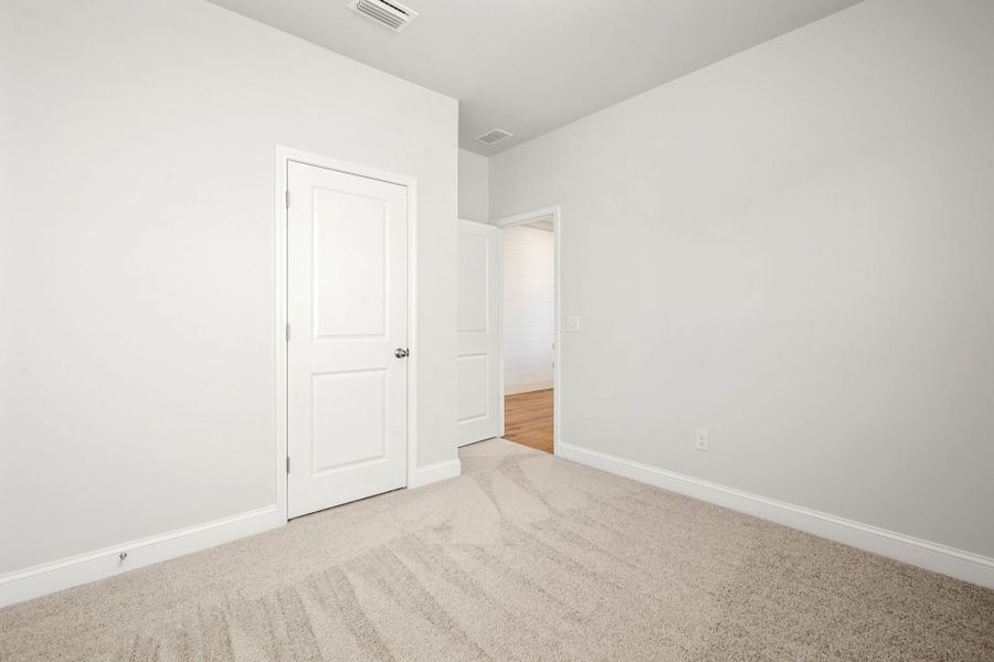 Spacious, unfurnished interior of a new home in Salem Bay, Beaufort (Image 14).