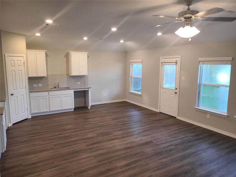 Spacious, unfurnished interior of a new home in , Texas City (Image 7). Spacious, unfurnished interior of a new home in , Texas City (Image 7).