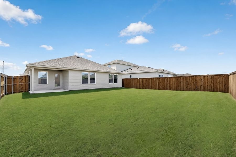 Exterior details and patio area of a home in River Ridge, Crandall (Image 3).