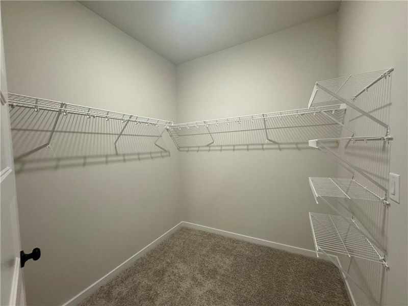 Spacious, unfurnished interior of a new home in Rosewood Lake Preserve, Hoschton (Image 26).