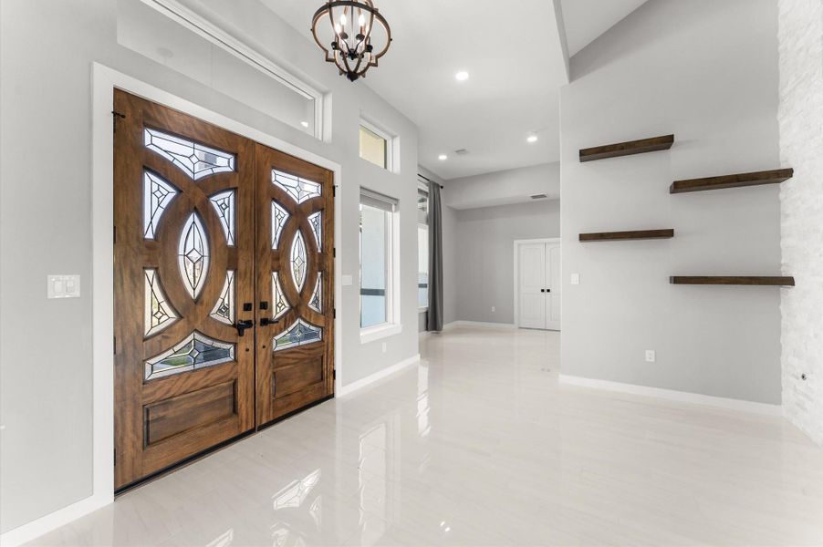 Spacious, unfurnished interior of a new home in , Rosharon (Image 24).