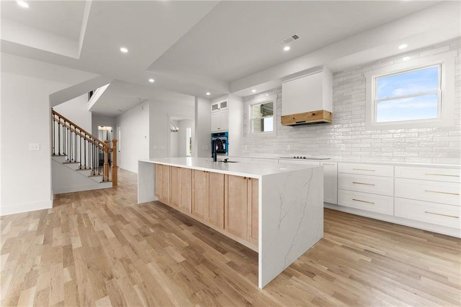 Furnished interior view inside a new home in , Clermont (Image 10).
