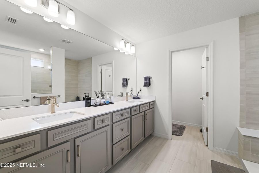 Furnished interior view inside a new home in , St. Augustine (Image 37).